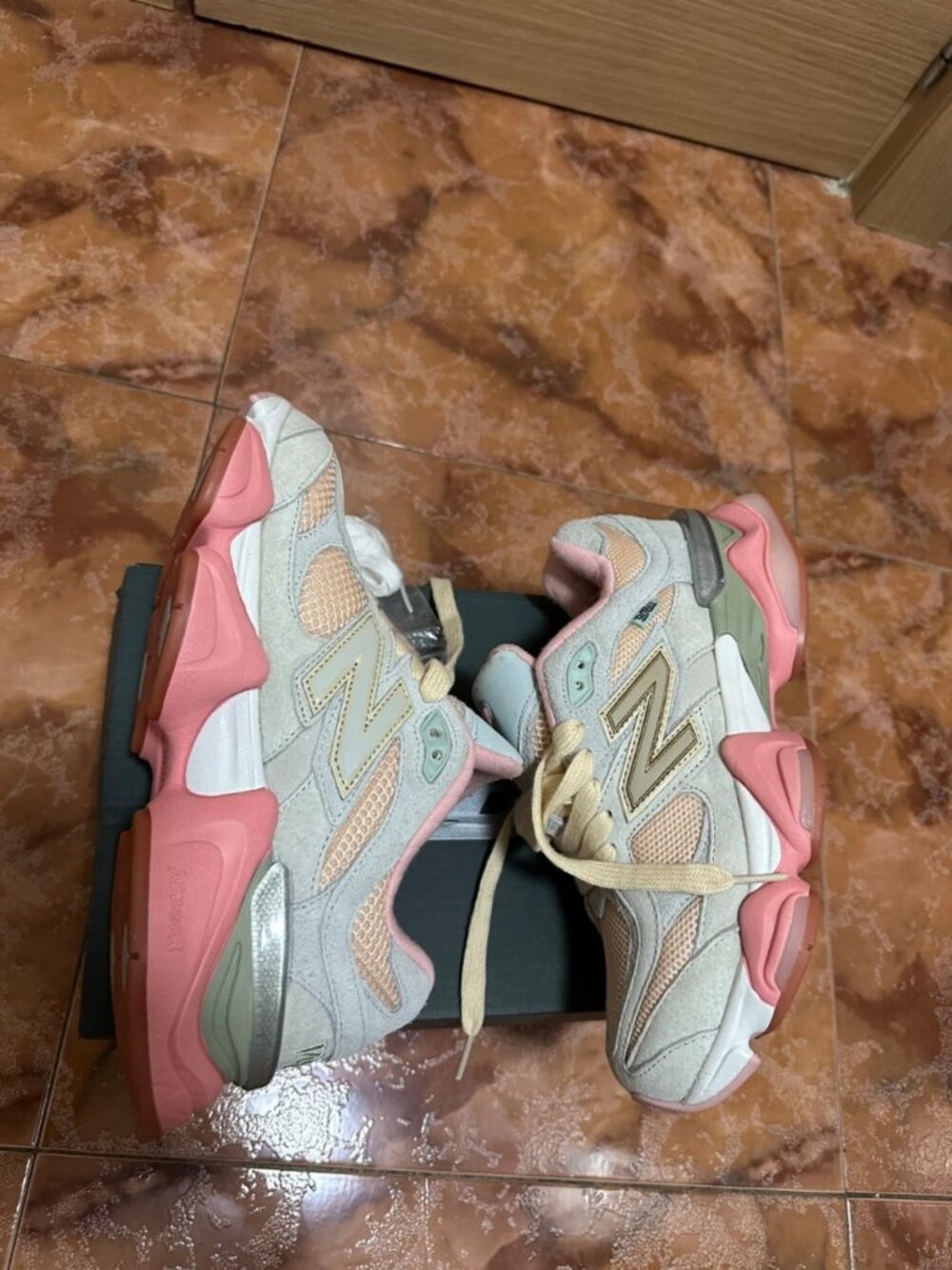 Sneakers with a thick sole, size EU 41.5 / US 8 - Picture 4 of 9